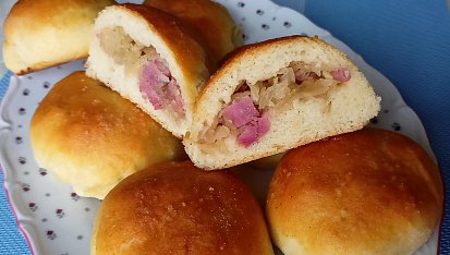 Křupavé bandůry plněné zelím a uzeným masem