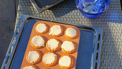 Perníkové muffiny s kandovaným ovocem a citronovou polevou