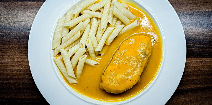 Kuřecí prsa v mrkvové omáčce