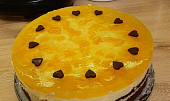 Mangový dort s čokoládovým korpusem