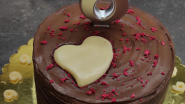 Čokoládový dort s čokoládovou náplní