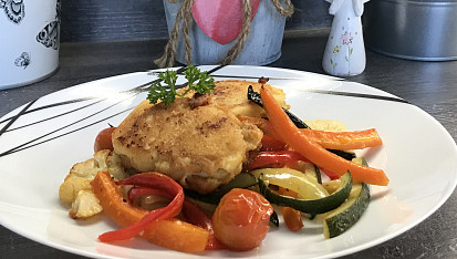 Kuřecí proužky v těstíčku s restovanou zeleninou
