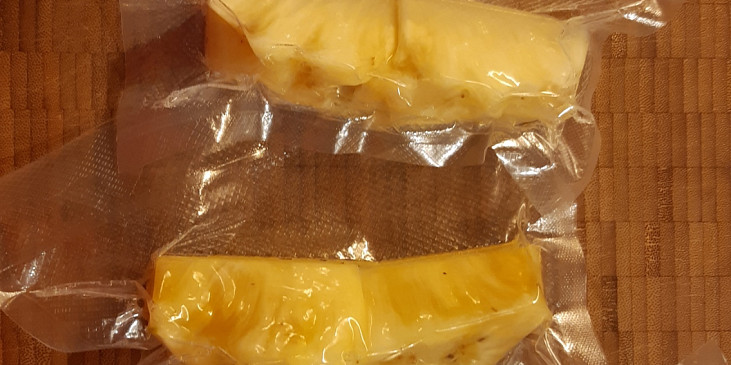 Ananas ve vlastní šťávě