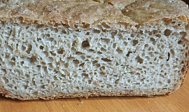 Žitný chléb z pekárny