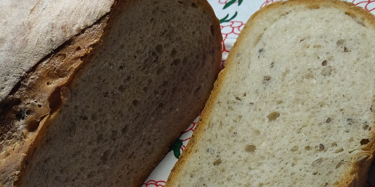 Pšenično-žitný chleba se semínky