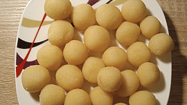 Marcipánové brambory (Marzipan Kartoffeln)