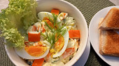 Ruský salát se surimi tyčinkami