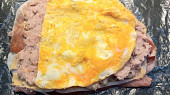 Vepřový závitek s mletým masem, šunkou a vejcem