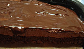 Pařížský dort / řezy, celý povrch polijeme čokoládovou polevou