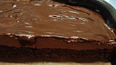 Pařížský dort / řezy, celý povrch polijeme čokoládovou polevou