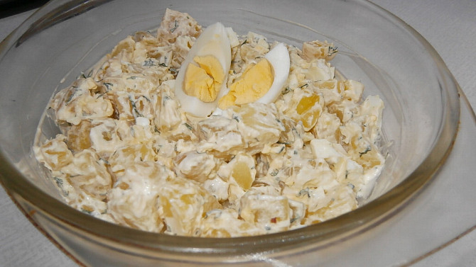 Vaječný salát s brambory