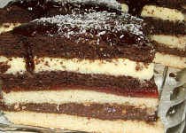 Dvoubarevný dortík s krémem a marmeládou