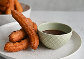 Churros s čokoládovou omáčkou