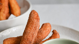 Churros s čokoládovou omáčkou