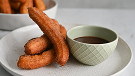 Churros s čokoládovou omáčkou