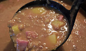 Čočková polévka s klobásou a bramborami (5 litrový hrnec čočkové polévky)