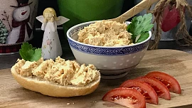 Tuňáková pomazánka s čerstvým tymiánem