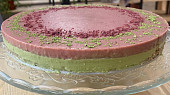 Veganský matcha-malinový cheesecake