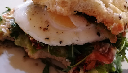 Hamburger z červené řepy