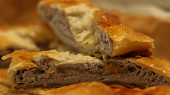 Listový závin s ovocným tvarohem (přidán borůvkový pudink)