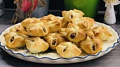 Listové šátečky s ořechovou nádivkou