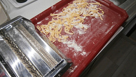 Omáčka z dýně, rajčat s ricottou Omáčka z dýně, rajčat s ricottou