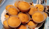 Hrníčkové borůvkové muffiny (bezlepkové) (Hotové muffiny (místo borůvek čokoláda) moooc dobré. 😋)