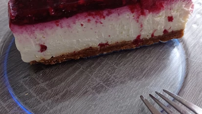 Nepečený cheesecake s ovocem