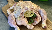 Pomalu pečené kuře s nádivkou