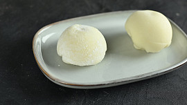 Mangové mochi s mascarpone a kokosem