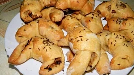 Křupavé rohlíčky plněné zelím
