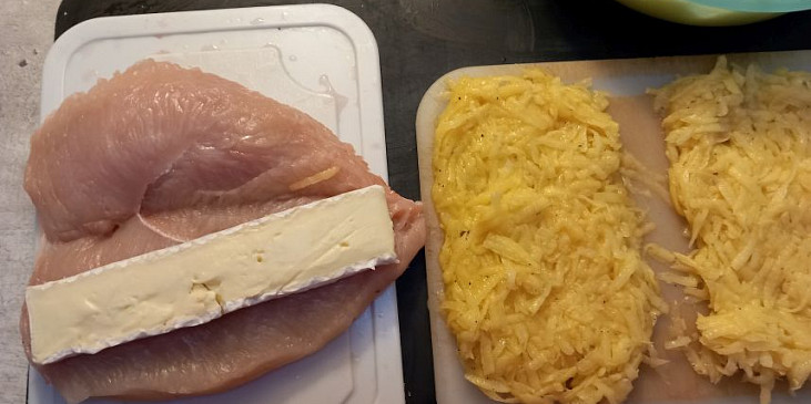 Kuřecí prsní řízky se sýrem v bramborovém těstíčku