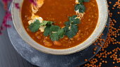 Čočková polévka z červené čočky s chilli a zázvorem