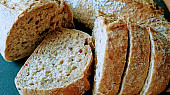 Dřevorubecký chléb s pomazánkou