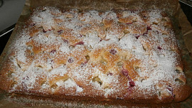 Hrníčkový ovocný koláč