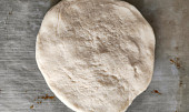 Marocký chléb khobz (Marocký chléb khobz, před pečením)