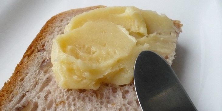 Medové máslo (Bez ořechů, pouze máslo a med.)