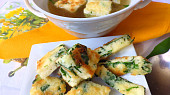 Svítek do polévky s medvědím česnekem a parmezánem