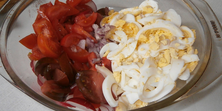 Vajíčkový salát s rajčaty