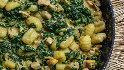 Gnocchi s kuřecím masem a špenátem
