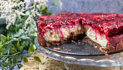 Malinový cheesecake s bílou čokoládou