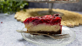 Malinový cheesecake s bílou čokoládou