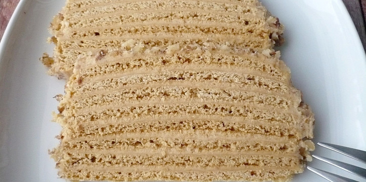 Rychlý medovník (bez pečení) (Celkem 8 medových plátů a stejné množství krému…)