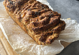 Trhací chlebík (Pull Apart Bread)