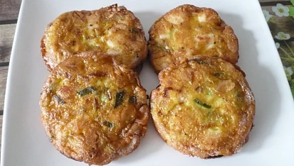 Čínské placičky z kuřecího masa, Smažené pouze na lívanečníku, bez dosmažení ve fritéze.