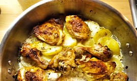 Kuře, brambory a kysané zelí v remosce