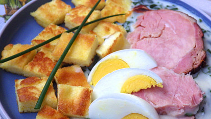 Smetanová bylinková omáčka se svítkem a uzeným masem
