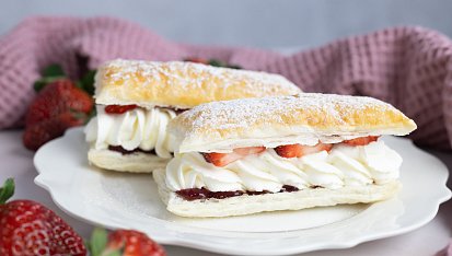 Šlehačkové taštičky s jahodami