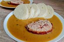 Hamurská vepřová pečeně.