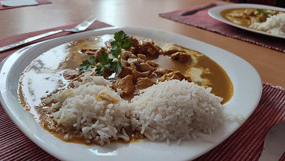 Kokosová kuřecí korma